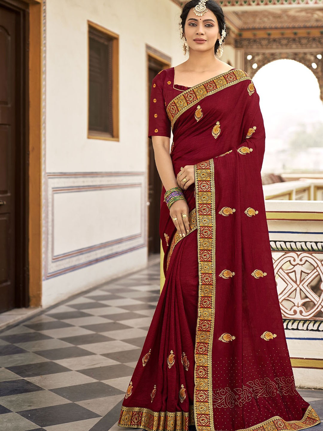 

ODETTE Floral Embroidered Saree, Maroon