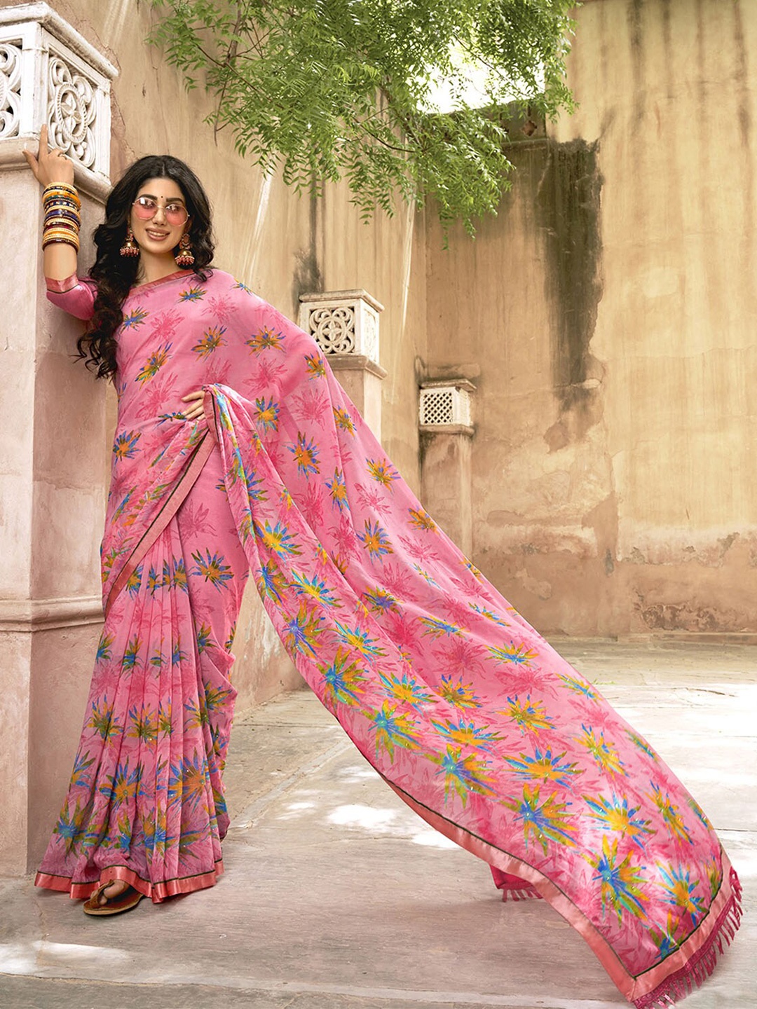 

ODETTE Floral Printed Poly Georgette Saree, Pink