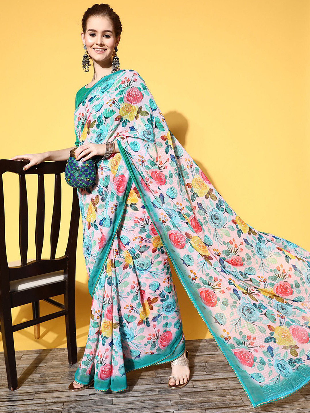 

ODETTE Floral Sequinned Embellished Georgette Saree, Off white
