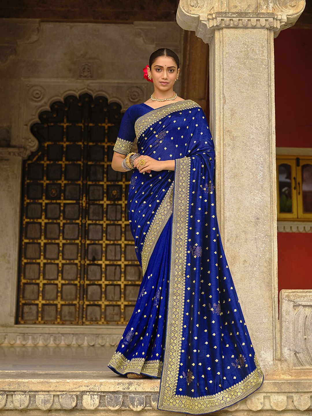 

ODETTE Floral Embroidered Saree, Blue