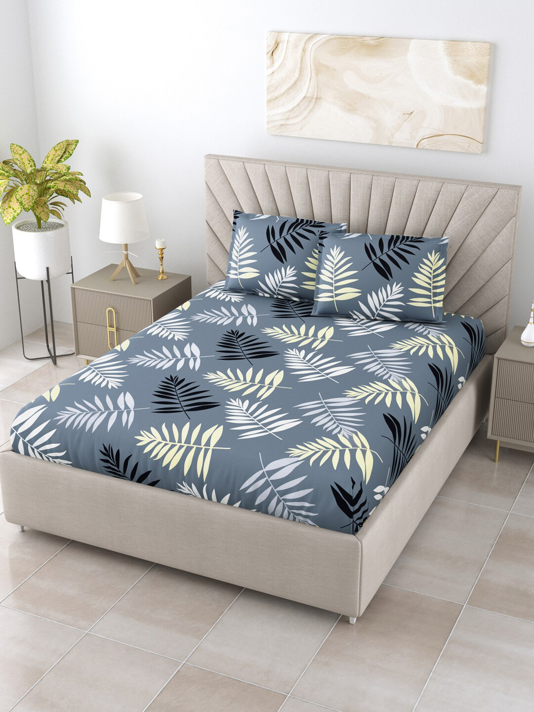 

Salona Bichona Relax Grey Floral 144 TC Queen Bedsheet With 2 Pillow Covers