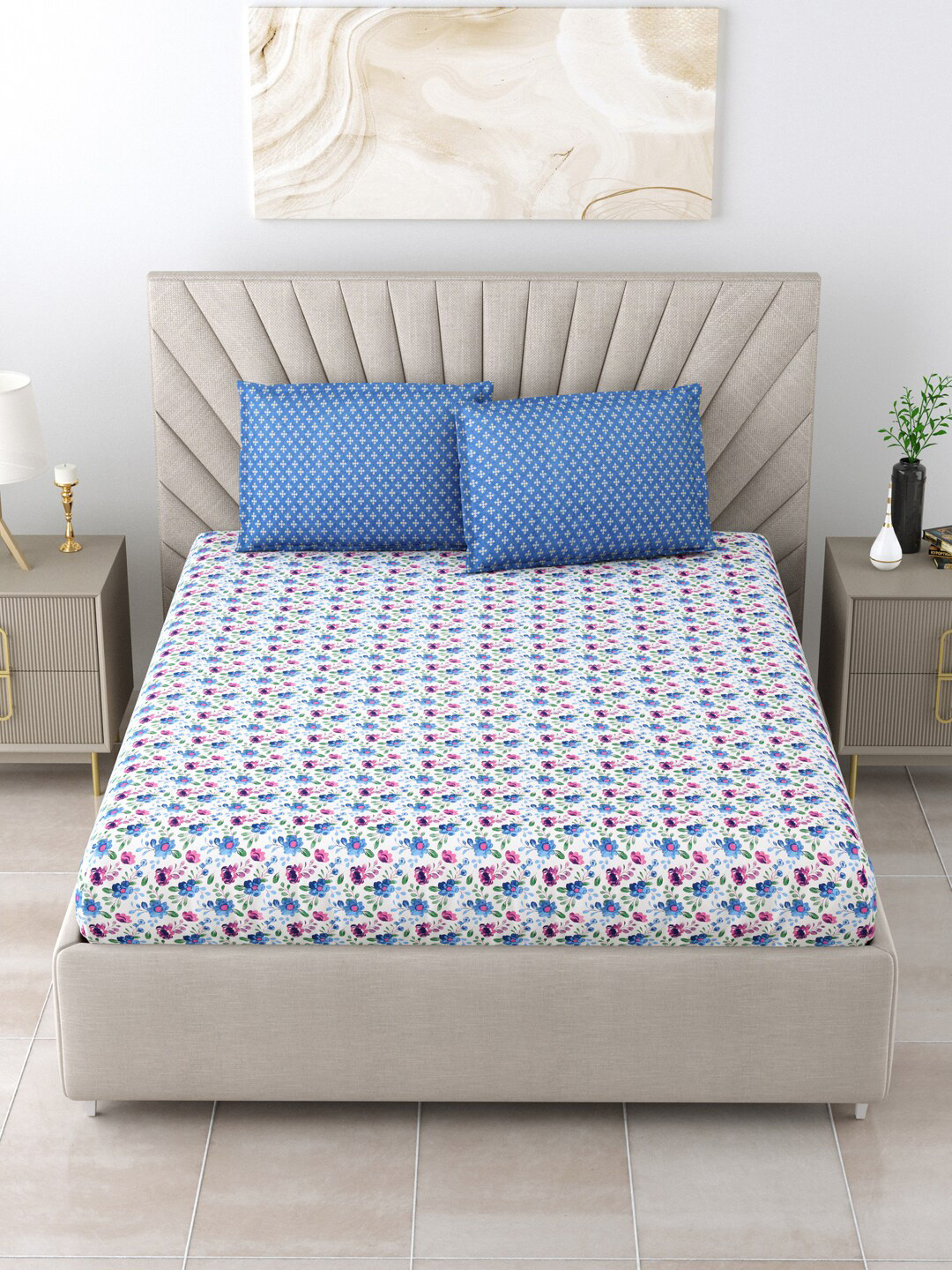 

Salona Bichona Austere Blue & Pink Floral 144 TC Cotton Queen Bedsheet & 2 Pillow Covers