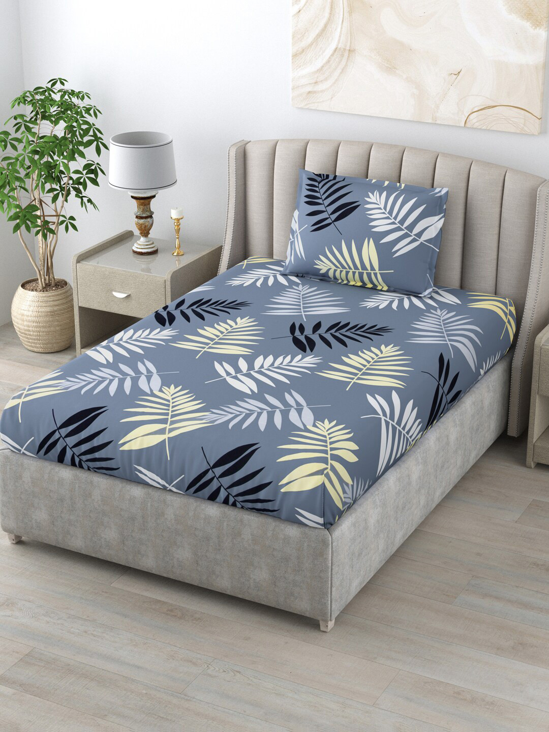 

Salona Bichona Grey & White 144 TC Single Bedsheet With 1 Pillow Cover