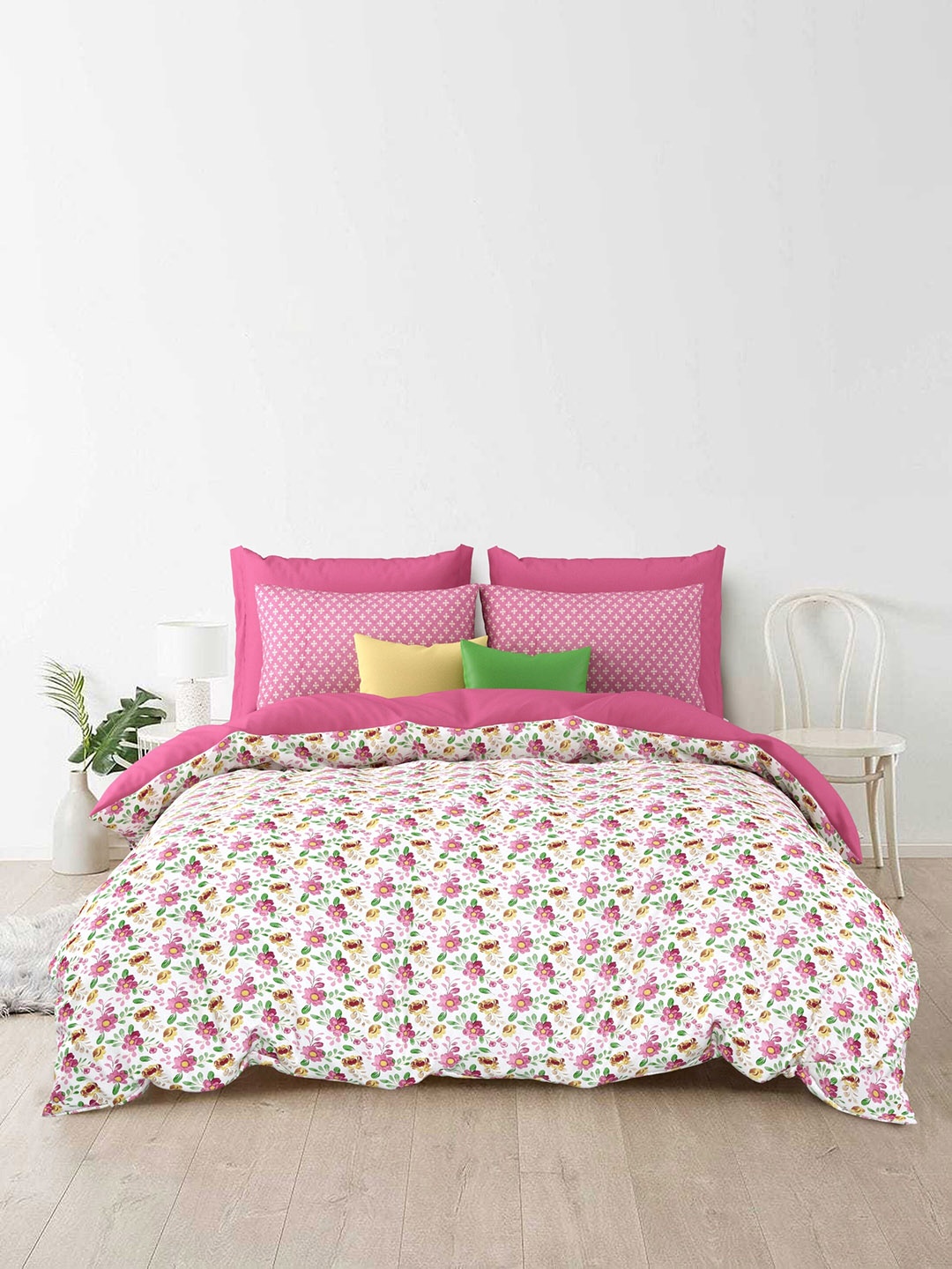 

Salona Bichona Austere Pink & White Floral 144 TC Cotton Queen Bedsheet & 2 Pillow Covers