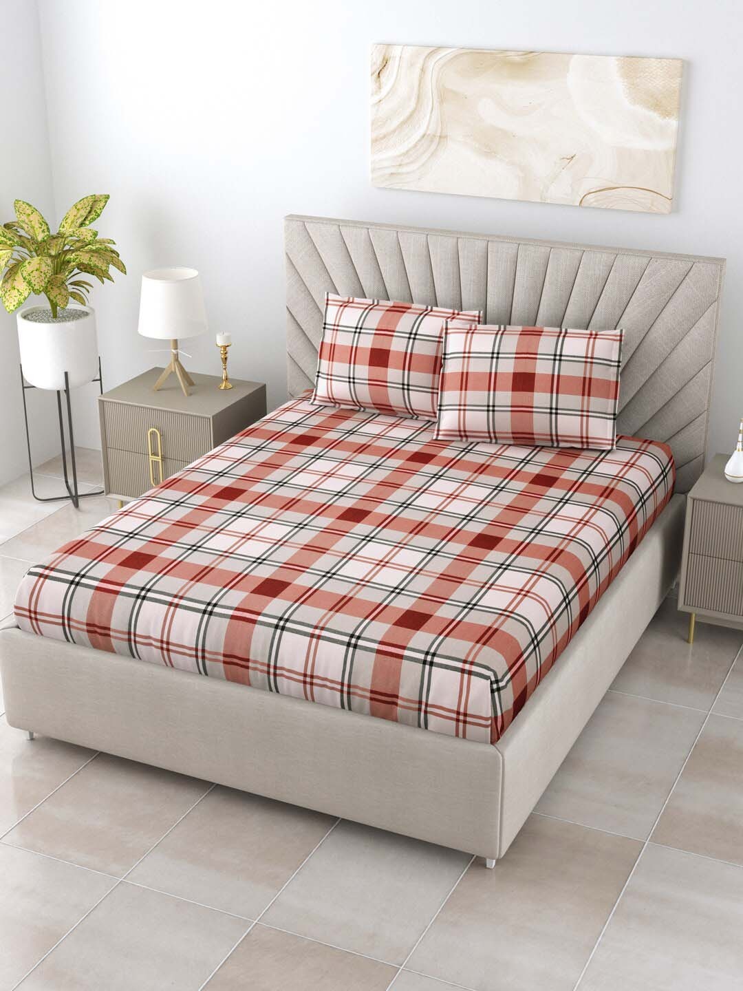 

Salona Bichona Austere Rust & Grey Geometric 144 TC Cotton Queen Bedsheet & Pillow Covers