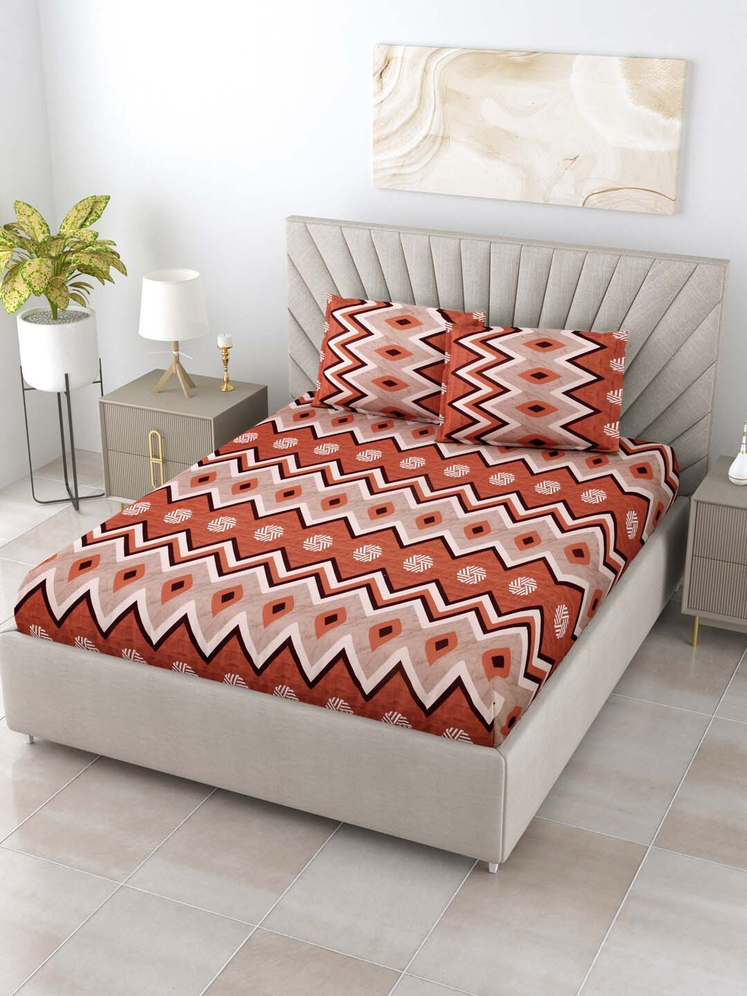 

Salona Bichona Unique Beige Geometric 120 TC Queen Bedsheet With 2 Pillow Covers