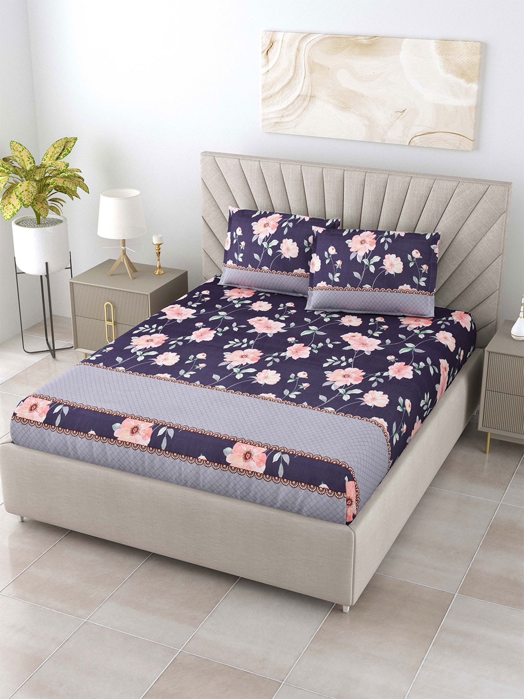 

Salona Bichona Purple & Pink Floral 180 TC Queen Bedsheet With 2 Pillow Covers