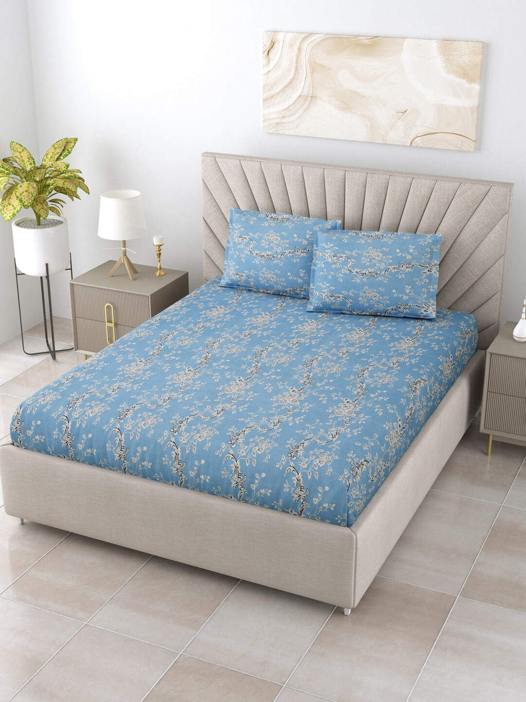 

Salona Bichona Relex Blue & White Floral 144 TC Queen Bedsheet With 2 Pillow Covers