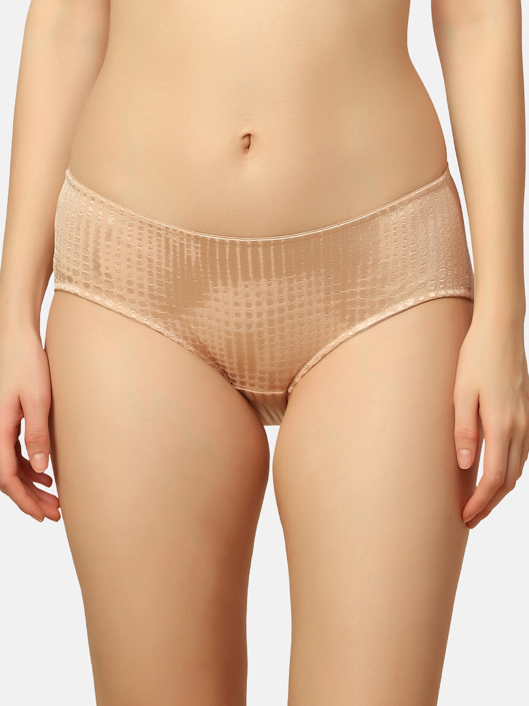 

Triumph Women Minimizer Sheen Elegant Printed Anti Odour Hipster Briefs, Beige