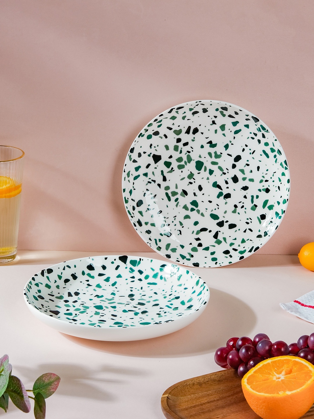 

Nestasia White & Green 2 Pieces Mosaic Printed Ceramic Matte Plates