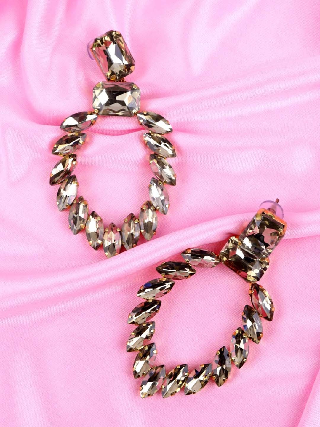 

VAGHBHATT Gold-Toned Leaf Shaped Drop Earrings