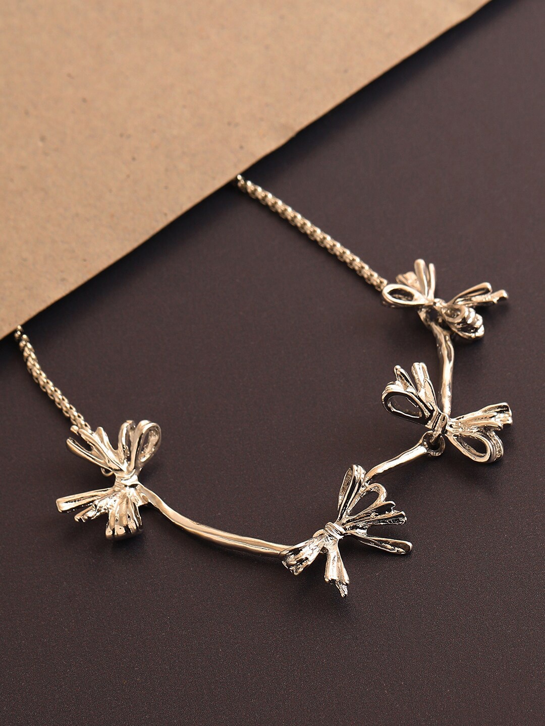 

SOHI Silver-Plated Silver-Plated Necklace