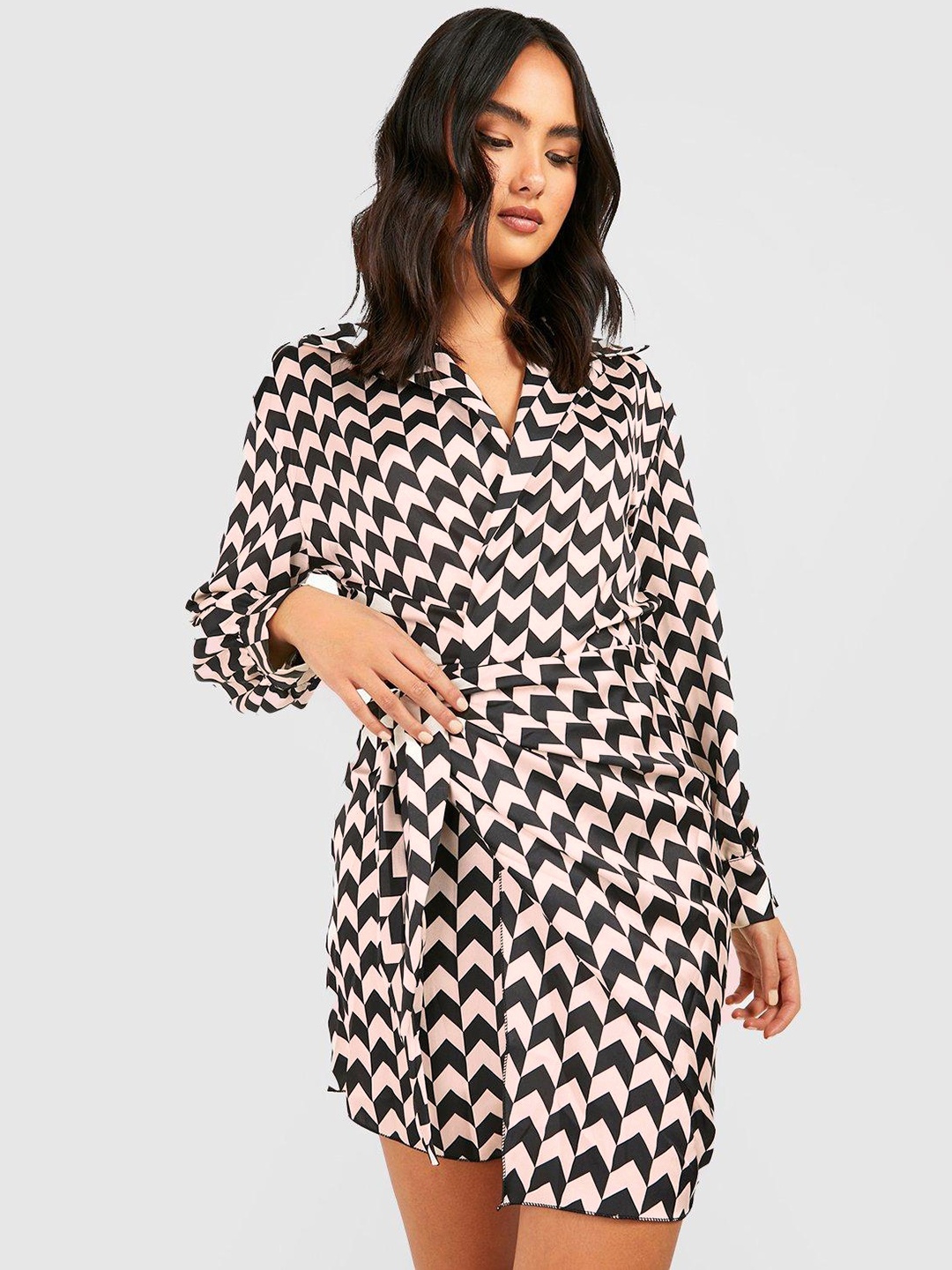 

Boohoo Printed Wrap Silhouette Waist Tie-Up Dress, Black