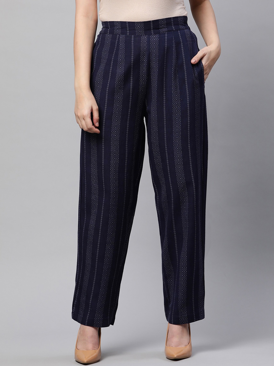 

Linen Club Woman Printed Linen Mid-Rise Parallel Trousers, Navy blue