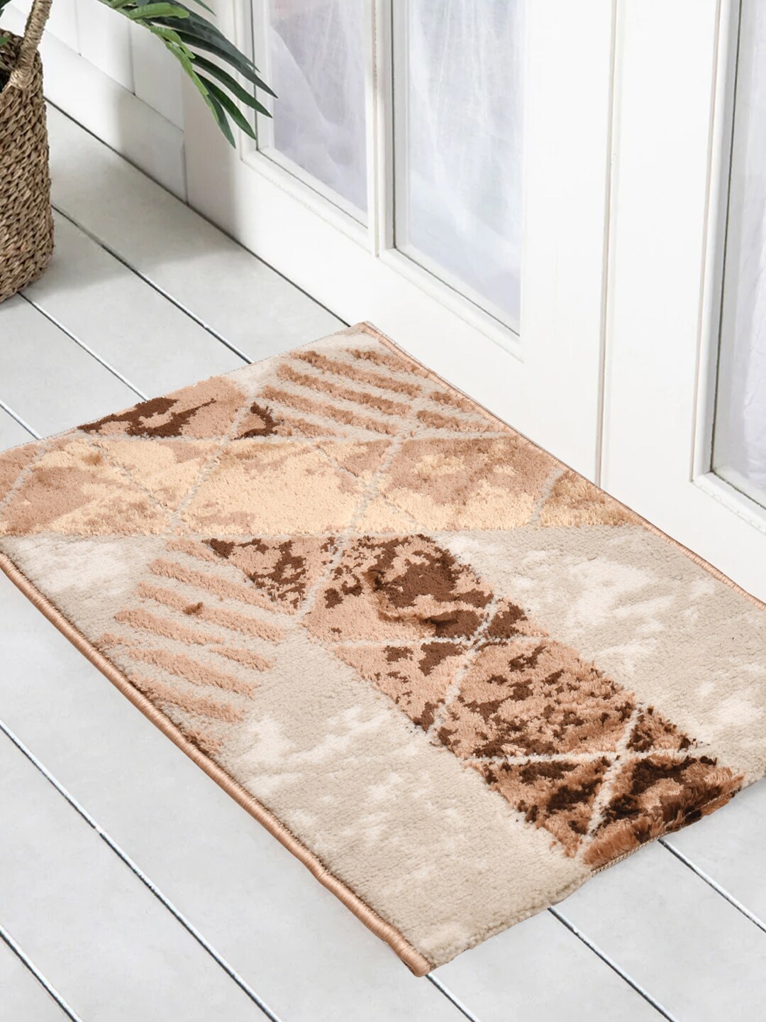 

Clasiko Brown & Beige Geometric Printed Anti-Skid Doormat