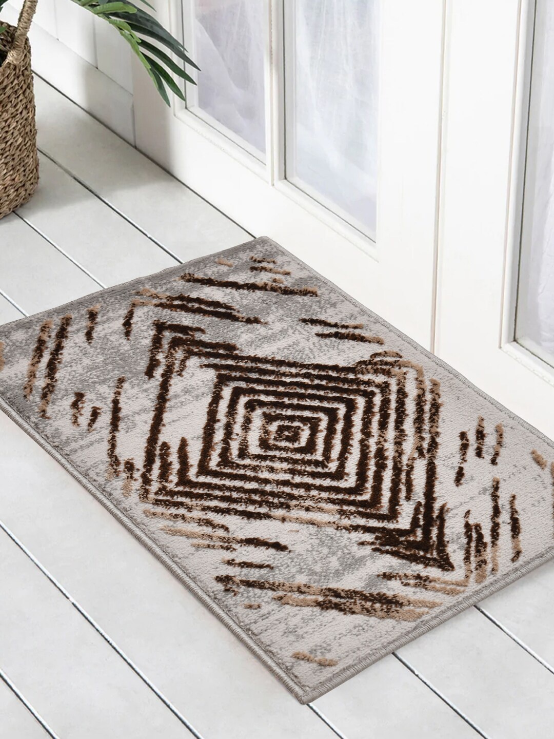 

Clasiko Grey & Brown Geometric Self-Design Anti-Skid Doormat