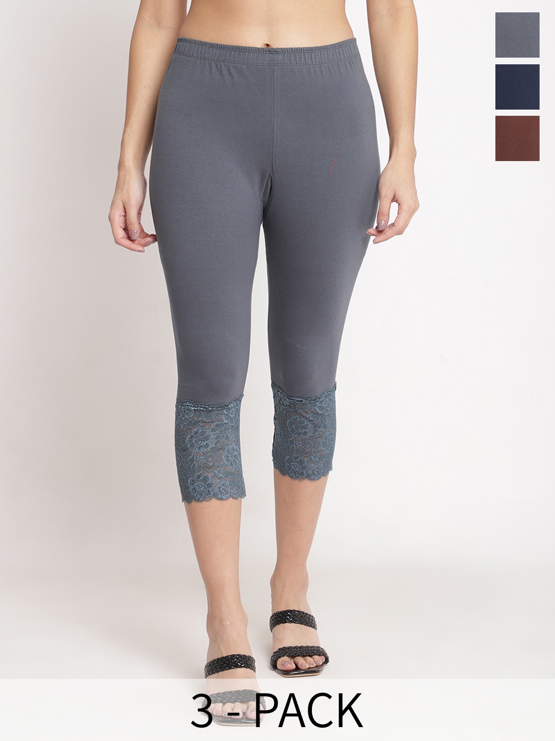 

GRACIT Women Grey & Navy Blue Skinny Fit Capris