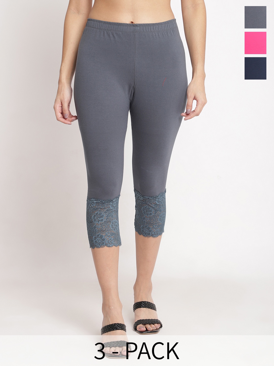 

GRACIT Women Grey & Navy Blue Skinny Fit Capris