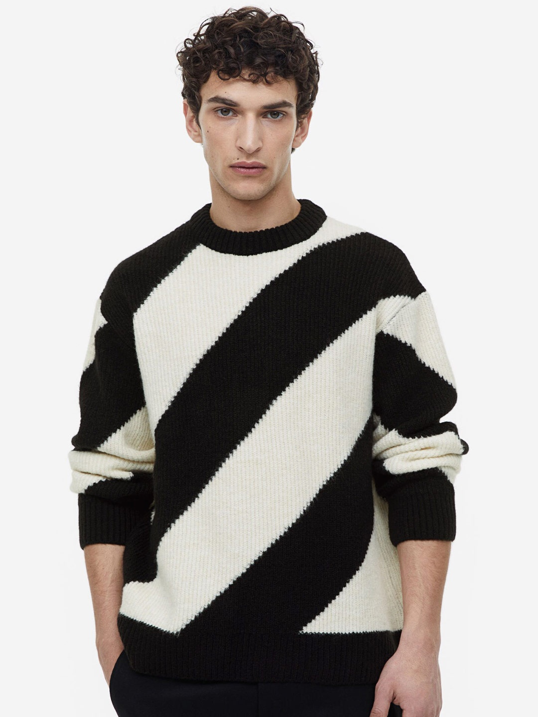 H&M Men Oversized Fit Jumper, Black