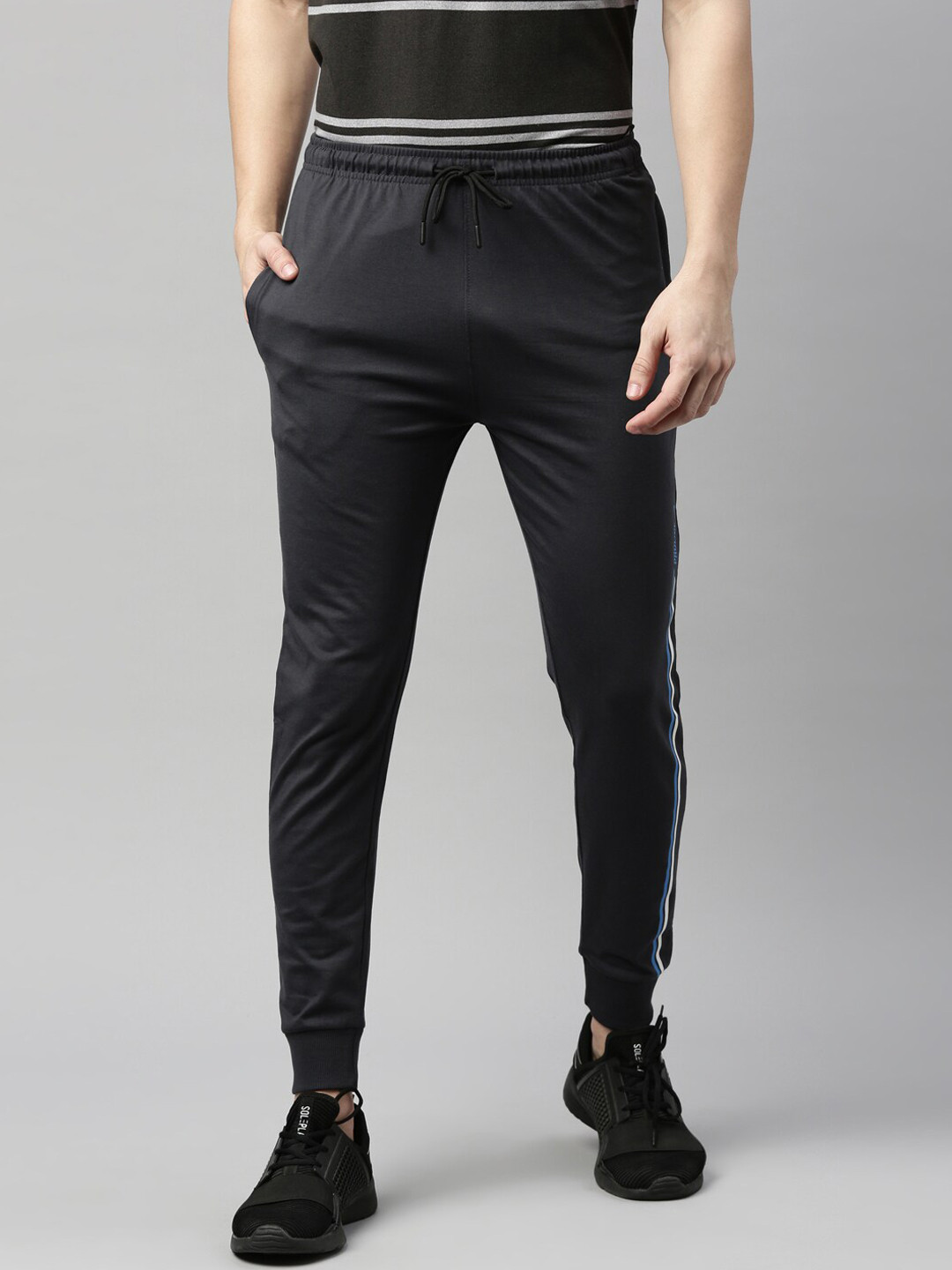 

Proline Men Side Panel Detail Mid Rise Cotton Joggers, Grey