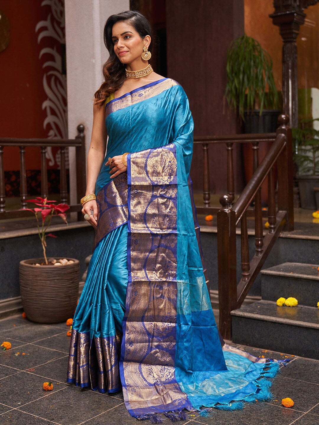 

KARAGIRI Woven Design Zari Saree With Floral Motif Border, Blue