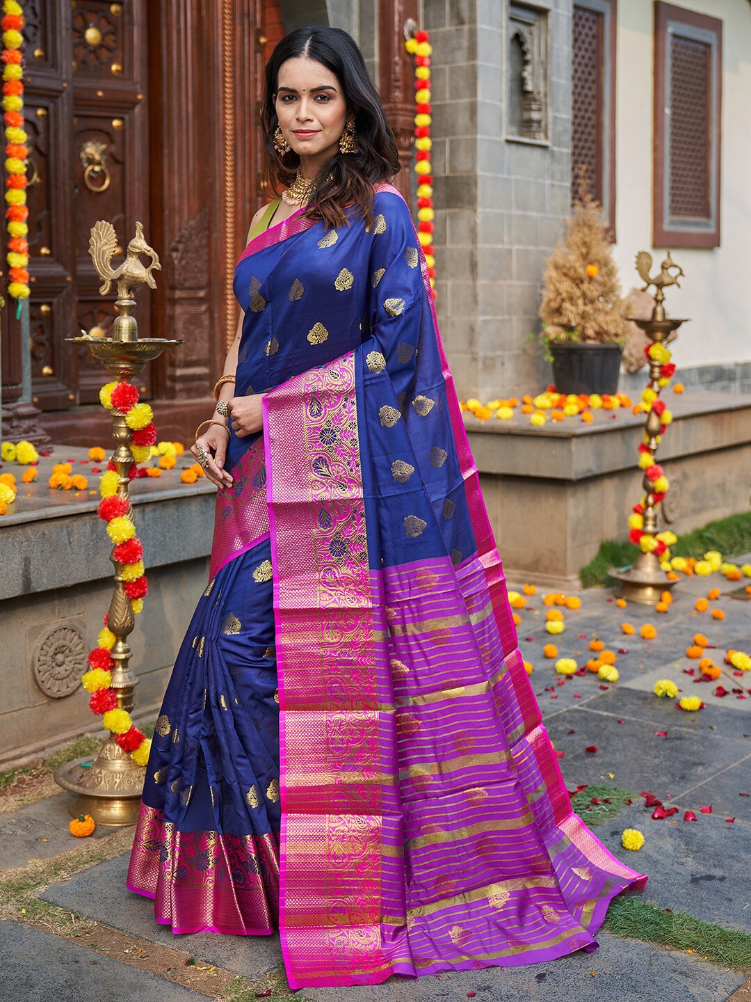 

KARAGIRI Ethnic Motif Silk Blend Zari Saree, Blue