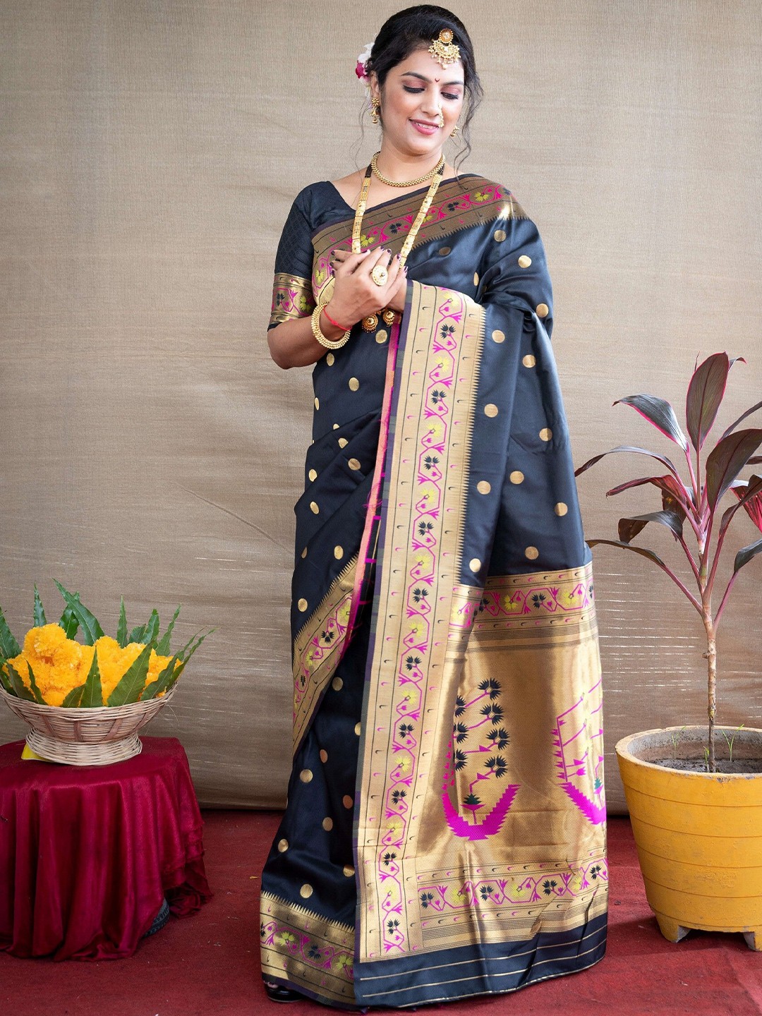 

Anaita Polka Dot Woven Design Zari Pure Silk Paithani Saree, Black
