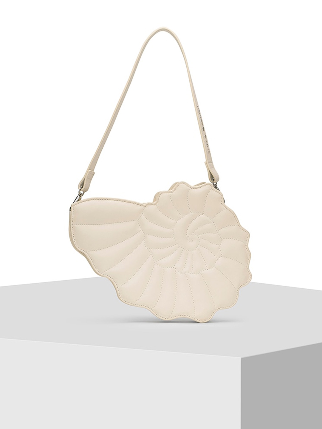

TIGER MARRON Women Sea Shell Shaped Quilted Leather Shoulder Bag, Cream