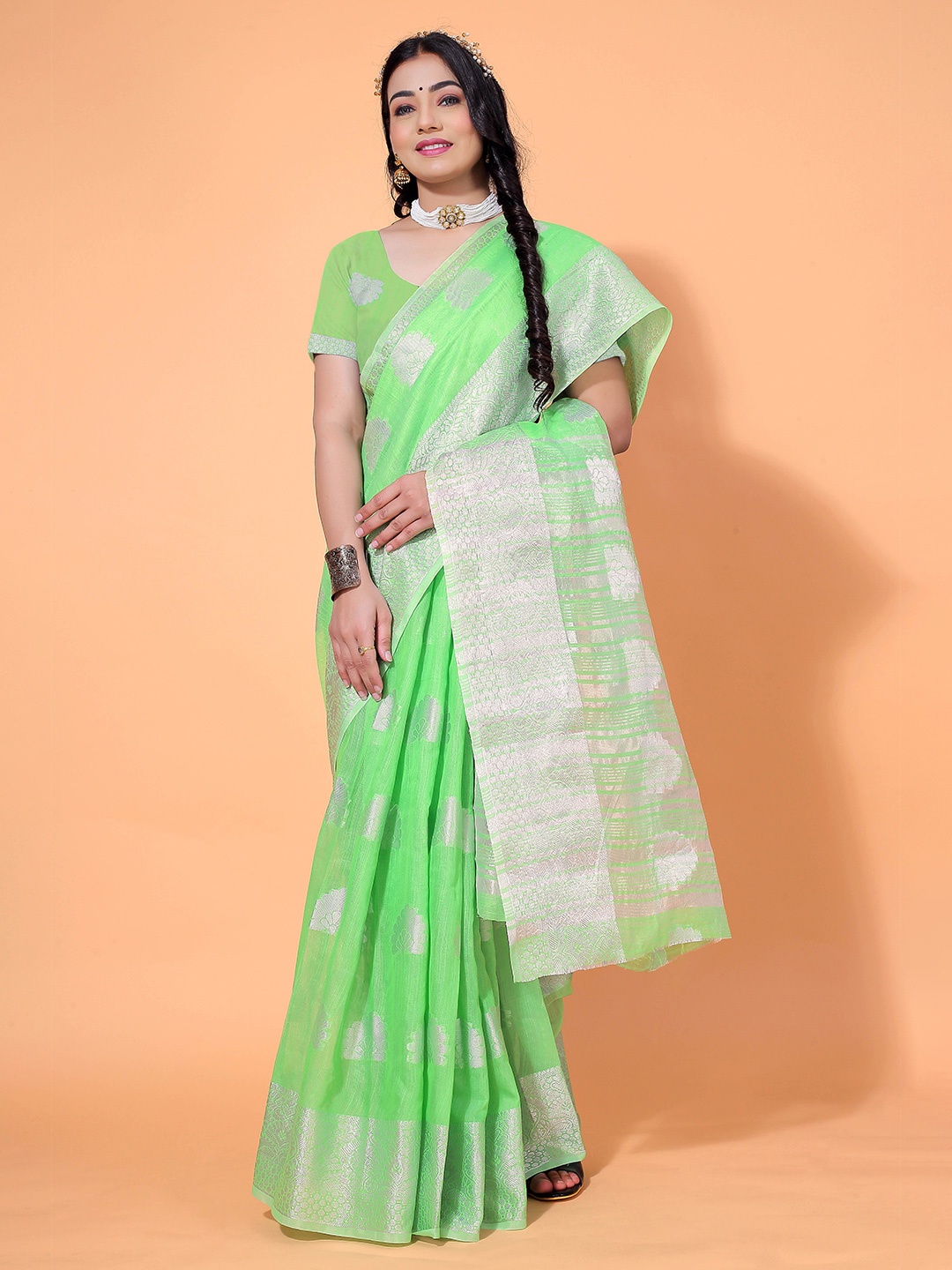 

SHAIBO SAREE Floral Woven Design Zari Saree, Green