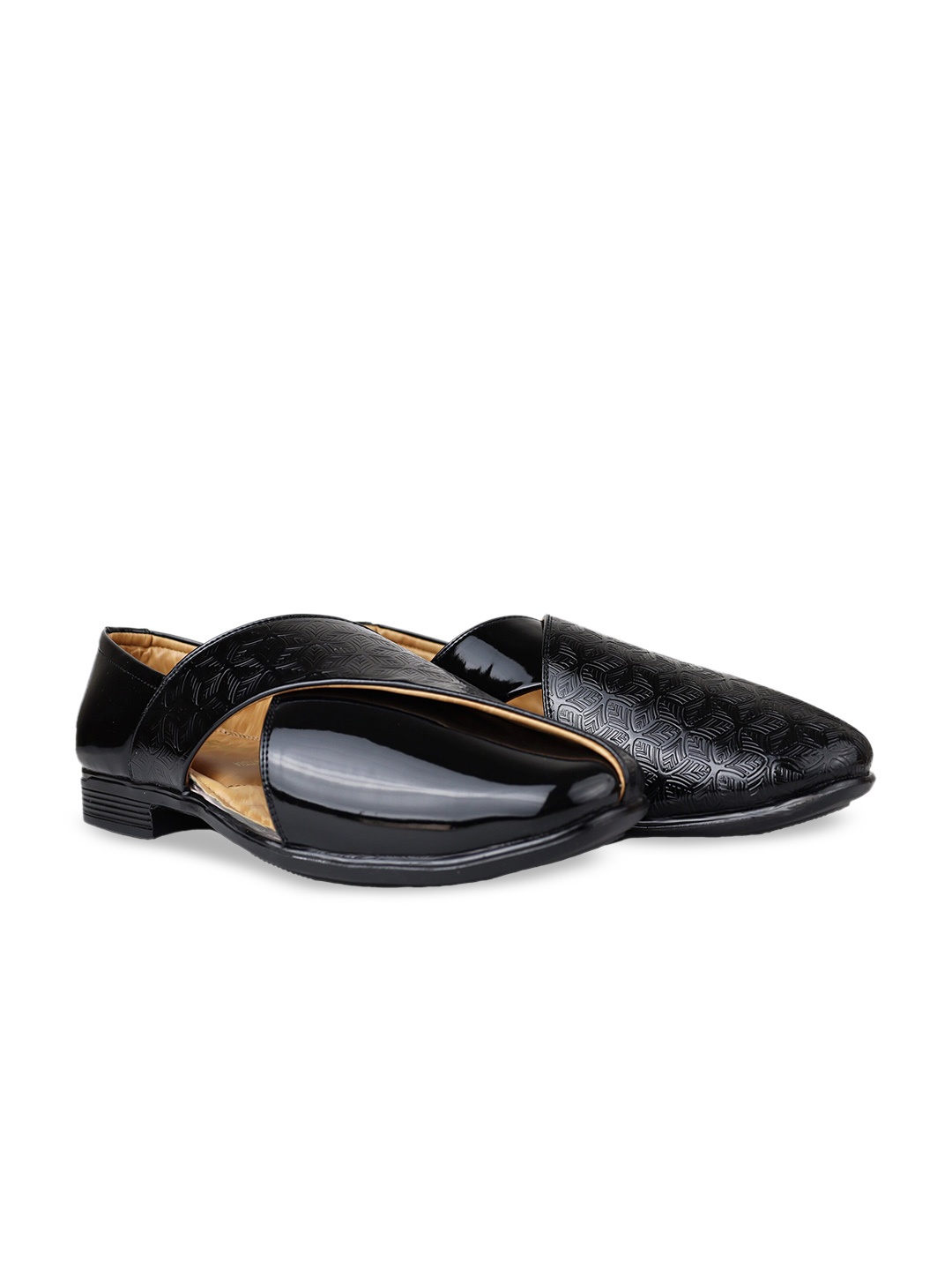 

HikBi Men Textured Lightweight Mojaris, Black
