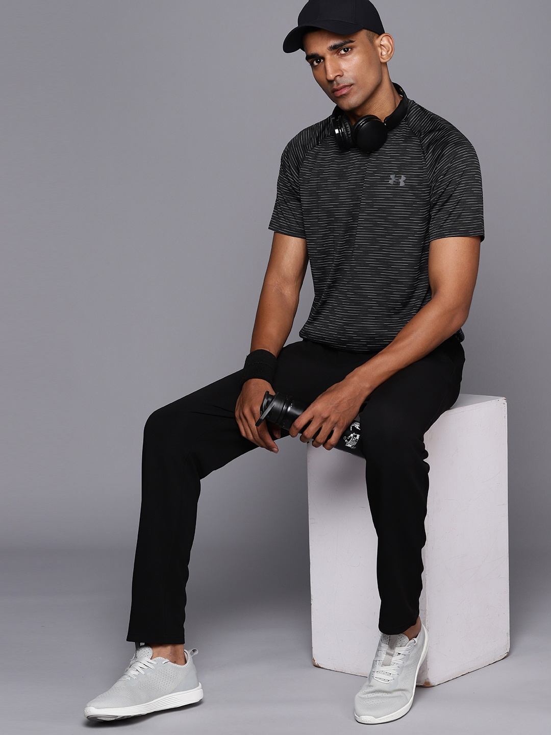 

UNDER ARMOUR Tech 2.0 Dash Short Sleeve Loose Fit Training T-shirt, Black