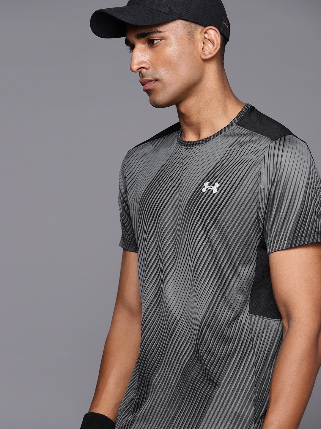 

UNDER ARMOUR Striped Speed Stride 2.0 T-shirt, Grey