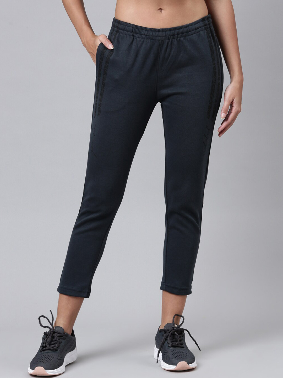 

Proline Women Pure Cotton Three-Fourth Length Track Pants, Grey