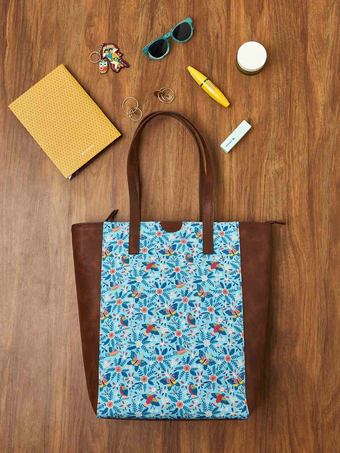 

TEAL BY CHUMBAK Women Floral Printed Tote Bag, Blue