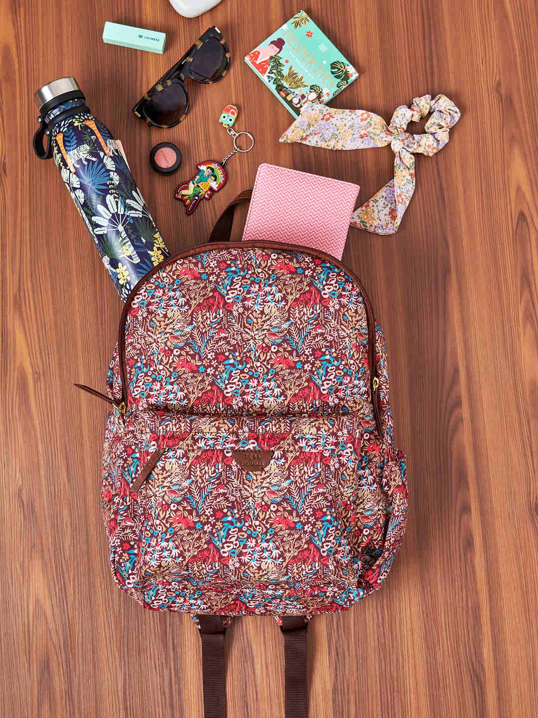 

TEAL BY CHUMBAK Women Graphic Printed Backpack, Brown