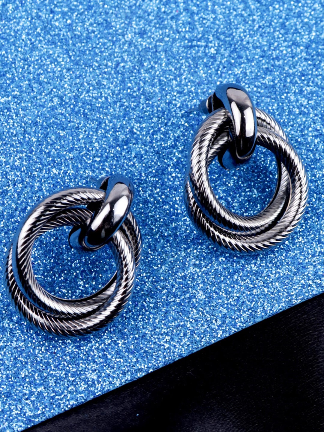 

VAGHBHATT Copper-Plated Circular Drop Earrings, Black
