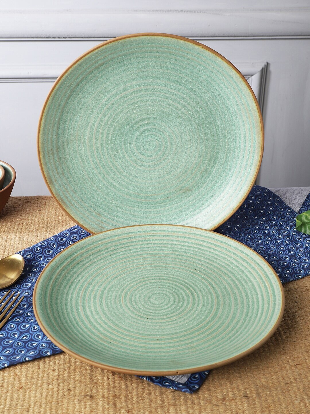 MIAH Decor Aaranyan Collection Green & Gold-Toned 2 Pcs Textured Stoneware Matte Plates