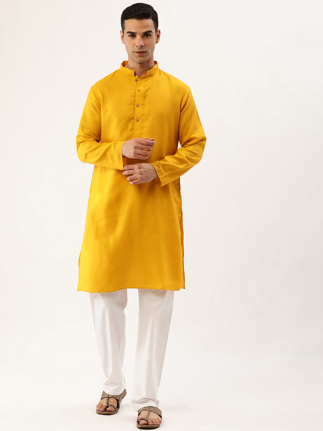

SWAGG INDIA Solid Mandarin Collar Straight Kurta, Yellow