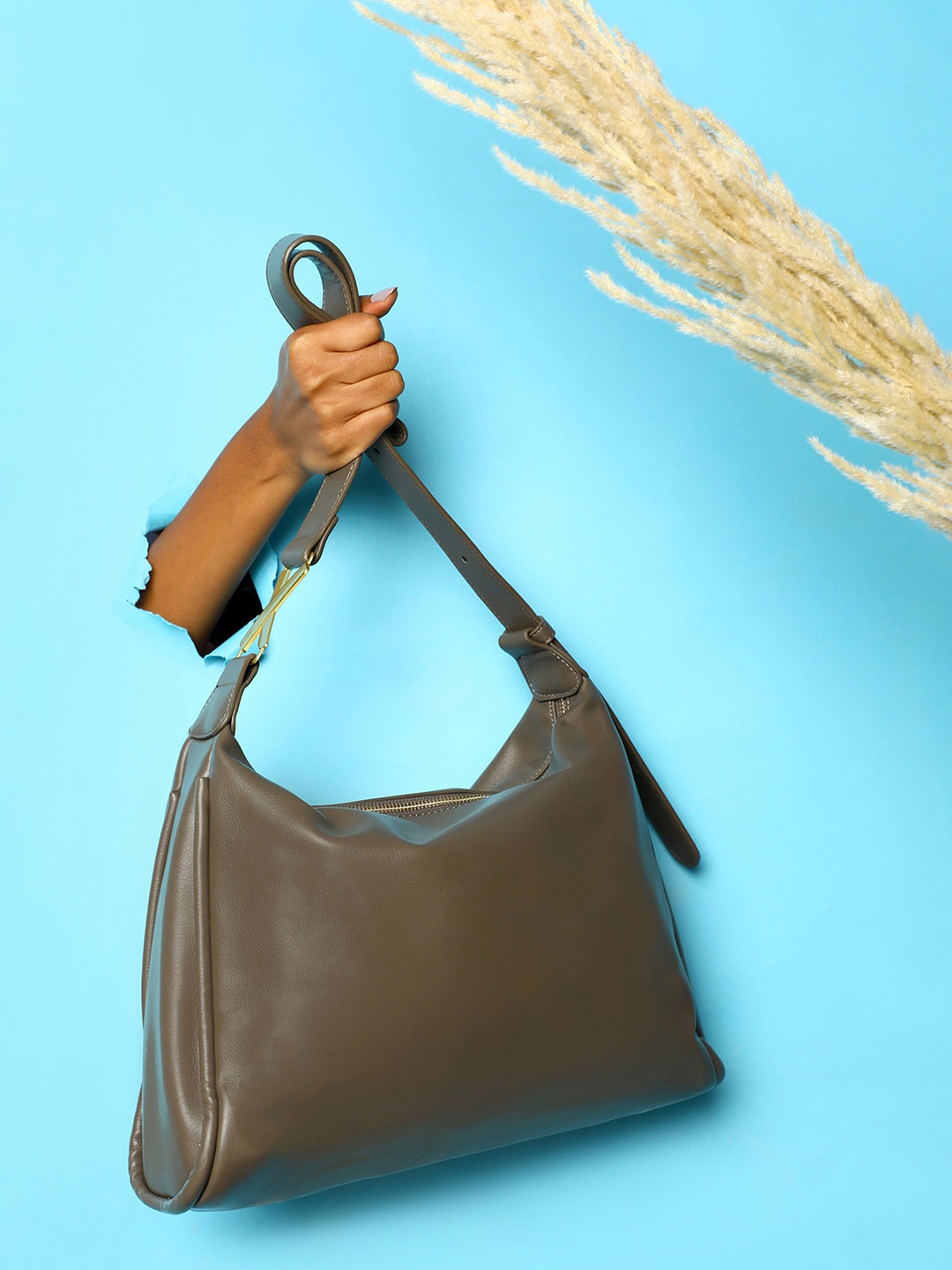 

HAUTE SAUCE by Campus Sutra Textured Structured Shoulder Bag, Brown