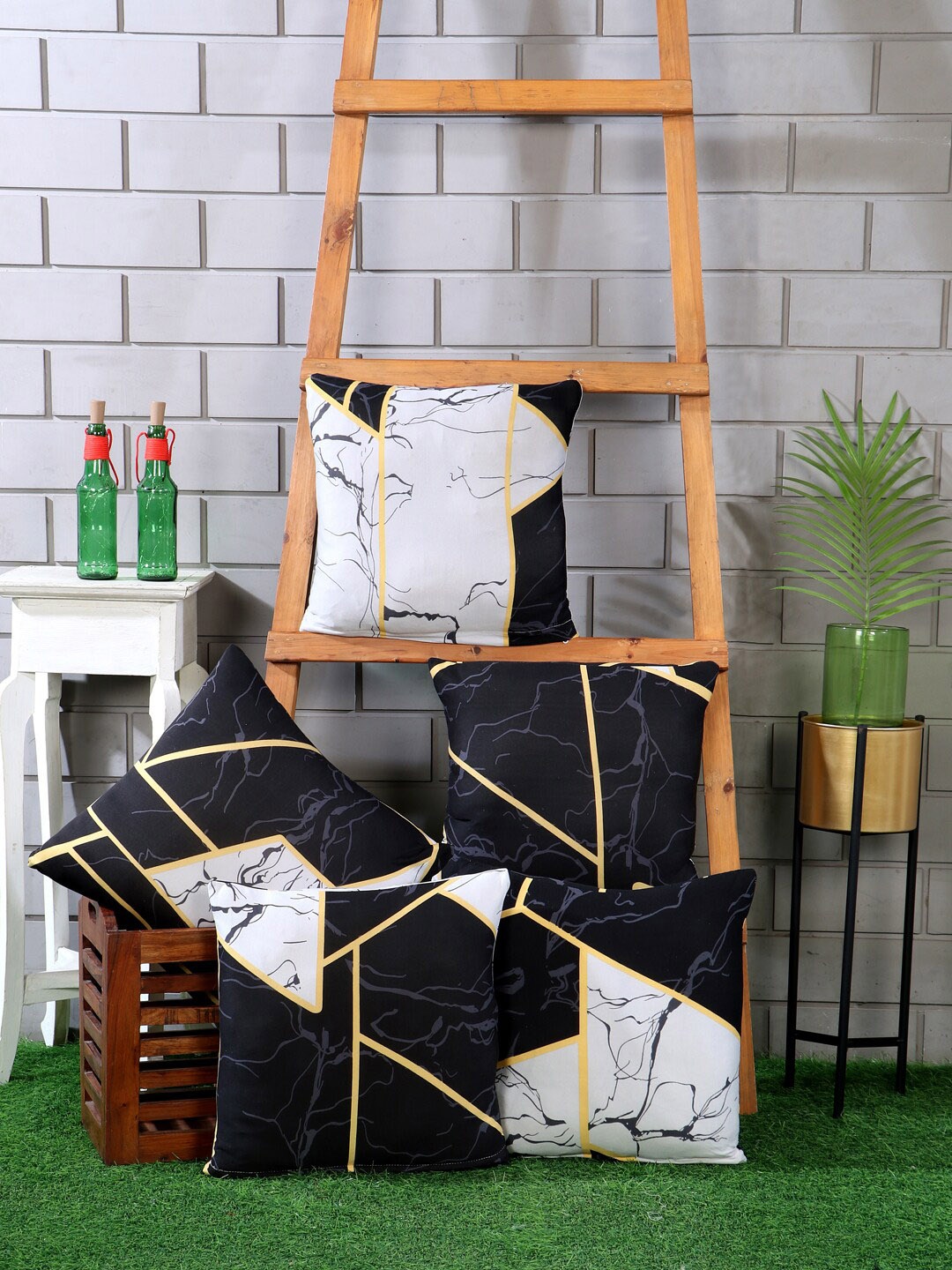 

Nendle Black & White 5 Pcs Geometric Square Cushion Covers
