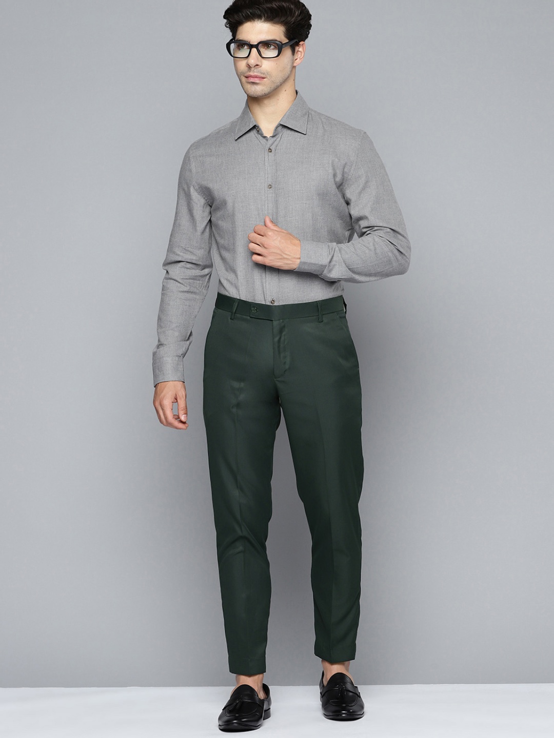 

DENNISON Men Smart Regular Fit Trousers, Green