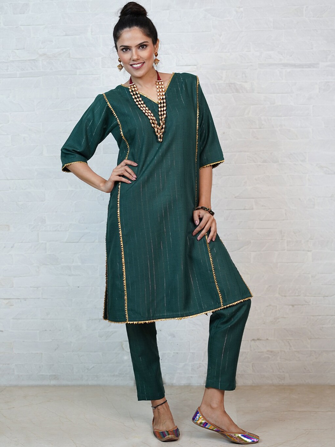 

FABNEST Striped V Neck Gotta Patti Linen Kurta with Trousers, Green