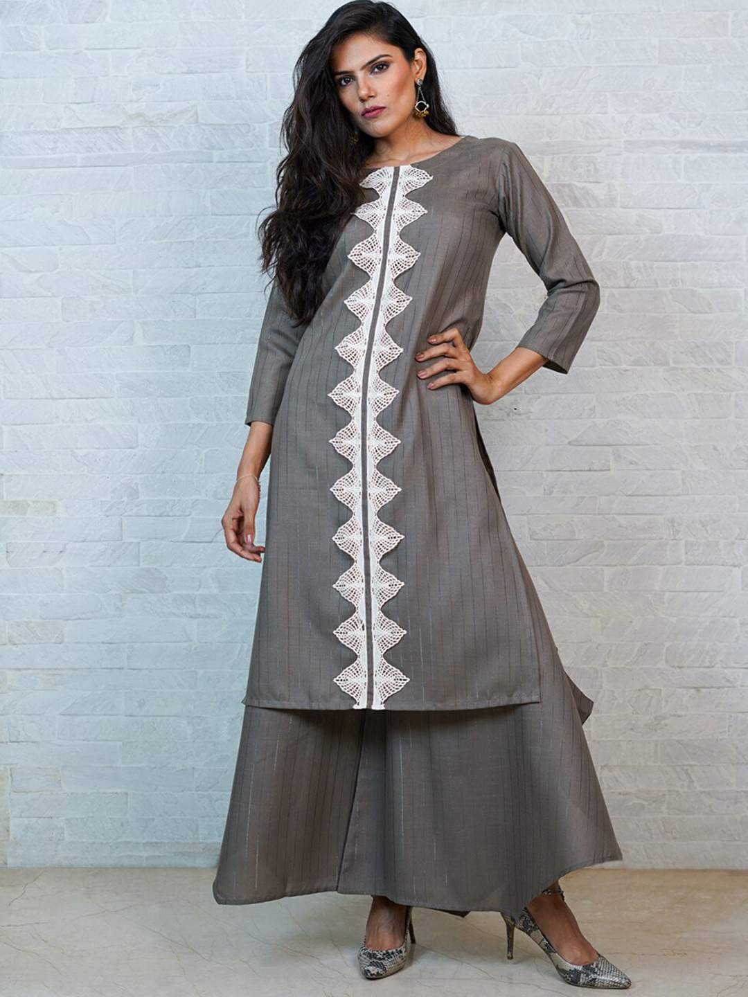 

FABNEST Lace Work Striped Linen Kurta with Palazzos, Grey