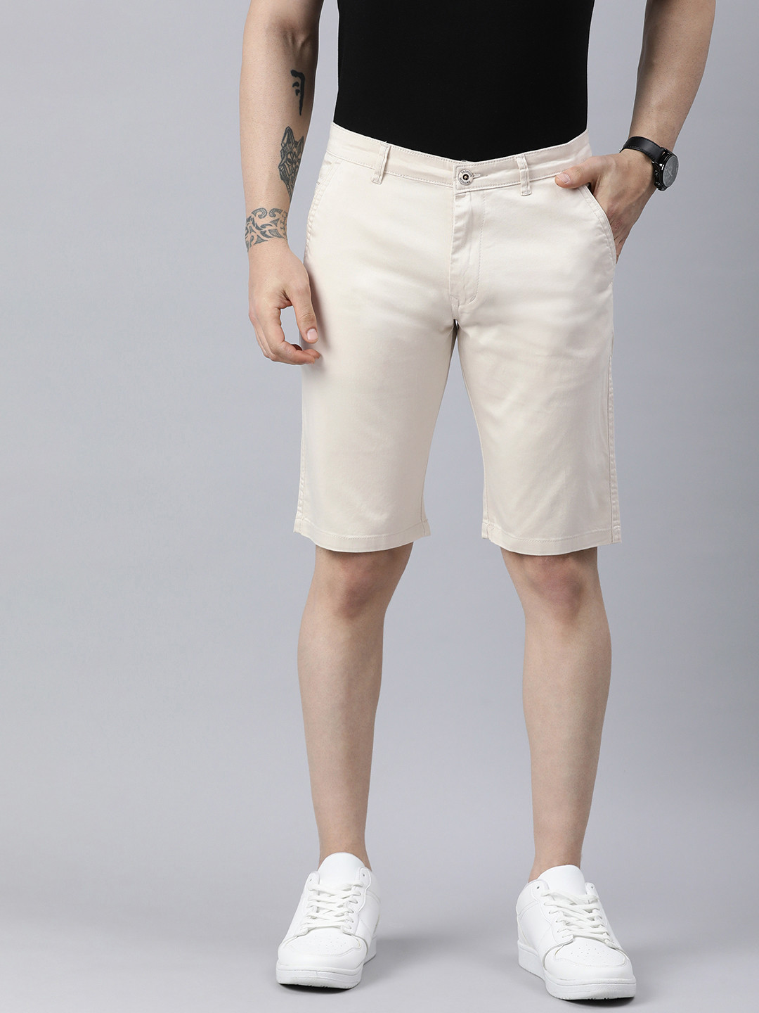 

ADBUCKS Men Regular Fit Chino Shorts, Off white