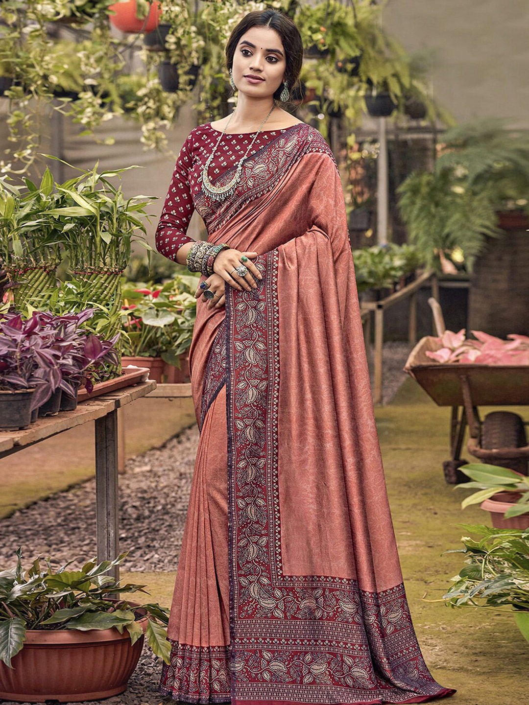 

Satrani Ethnic Motifs Printed Saree, Orange