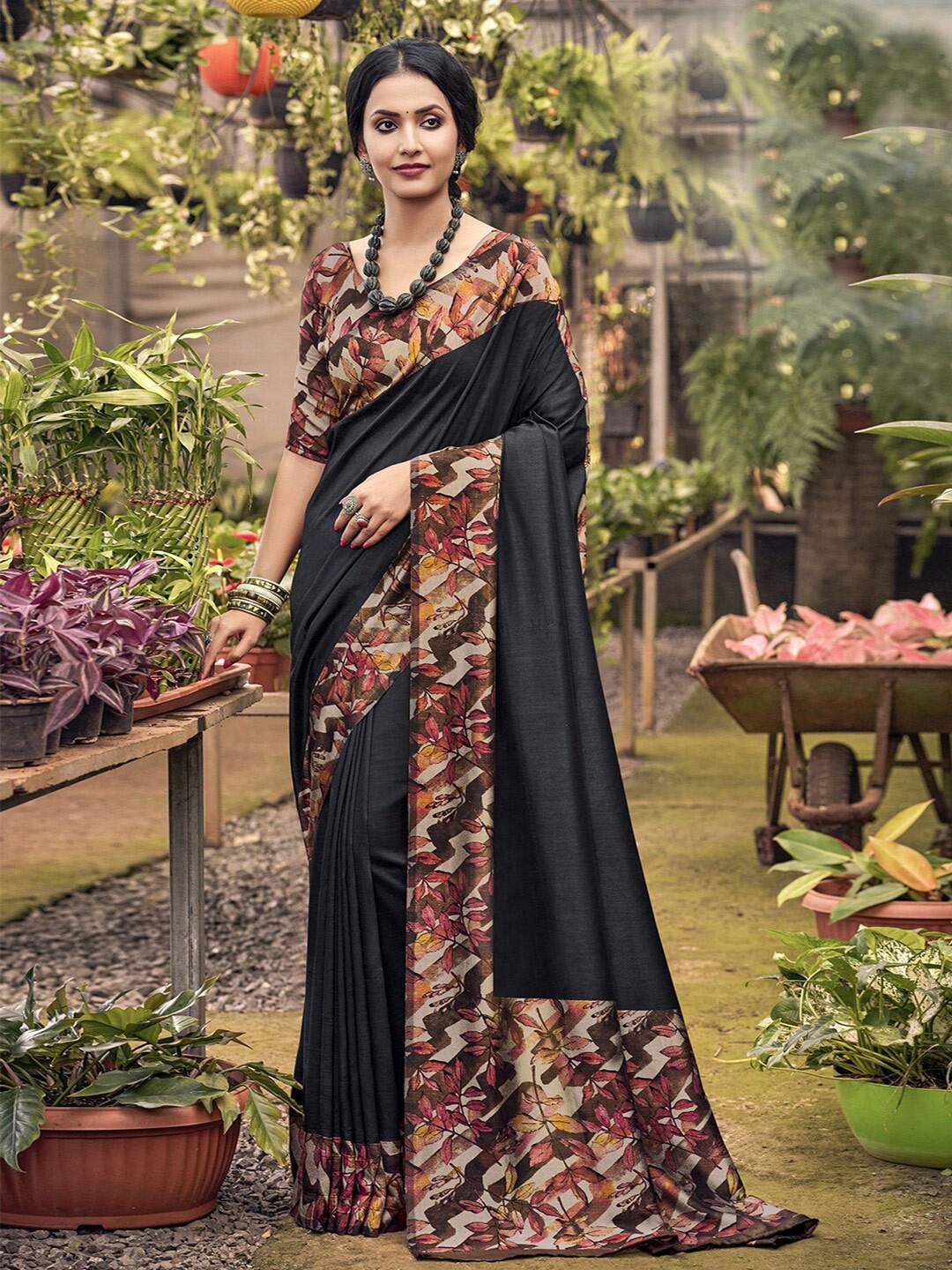 

Satrani Printed Border Saree, Black