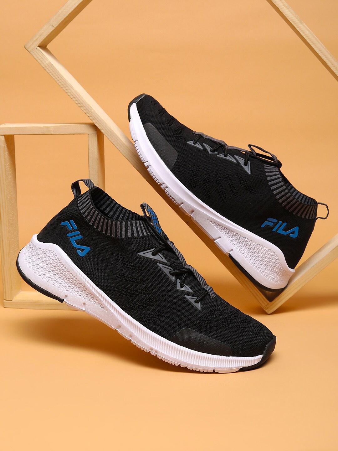 

FILA Men Rotaron Running Shoes, Black