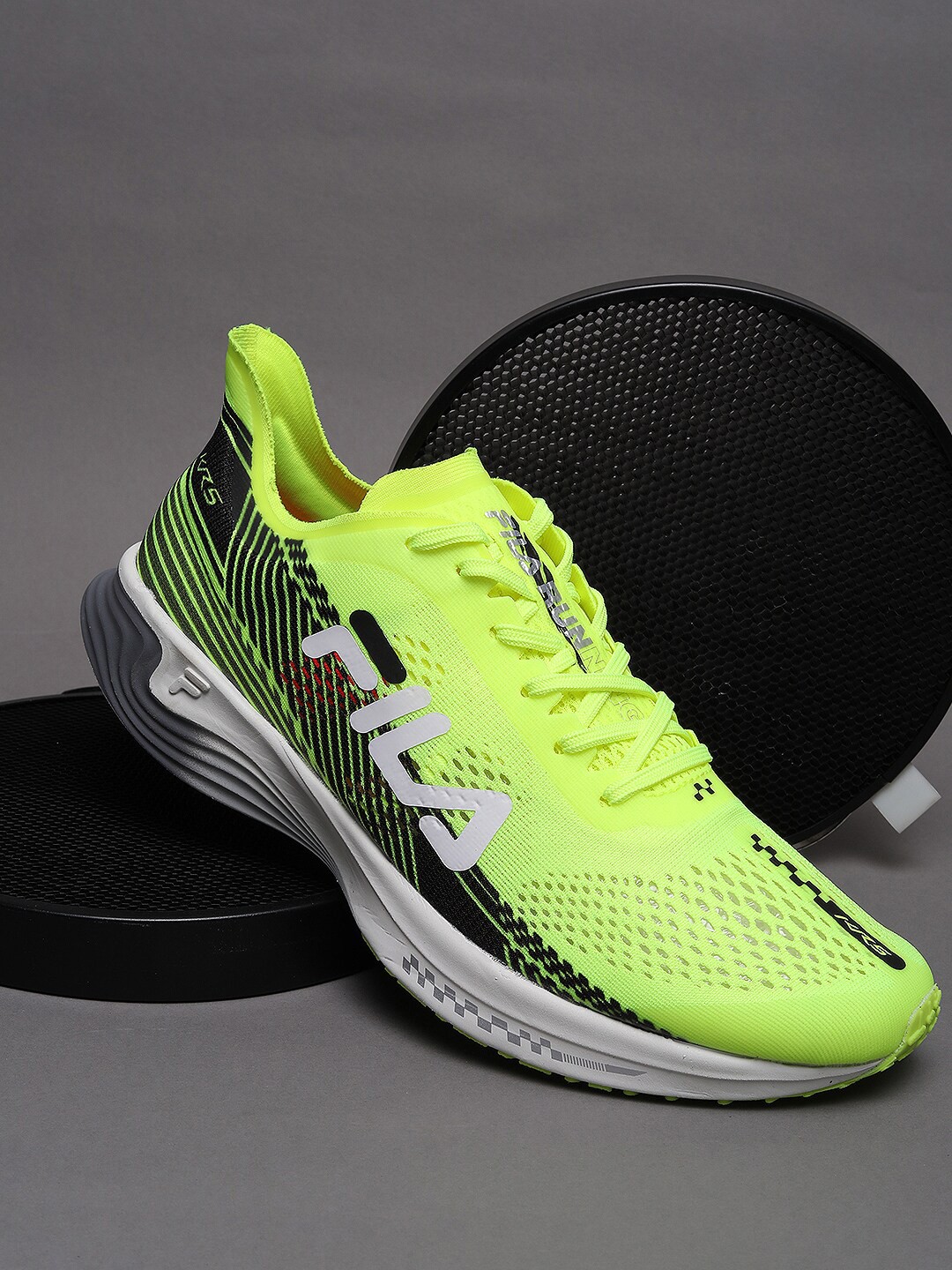 

FILA Men KR5 Ever-Grip Durable Running Shoes, Lime green
