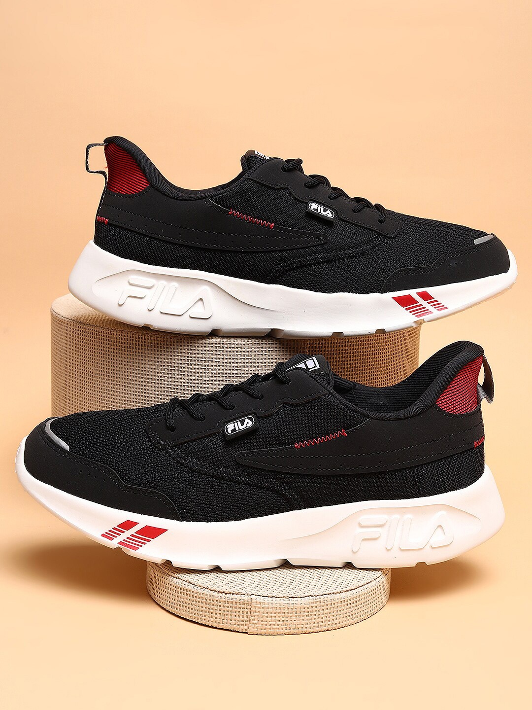 

FILA Men Euroflag Running Shoes, Black