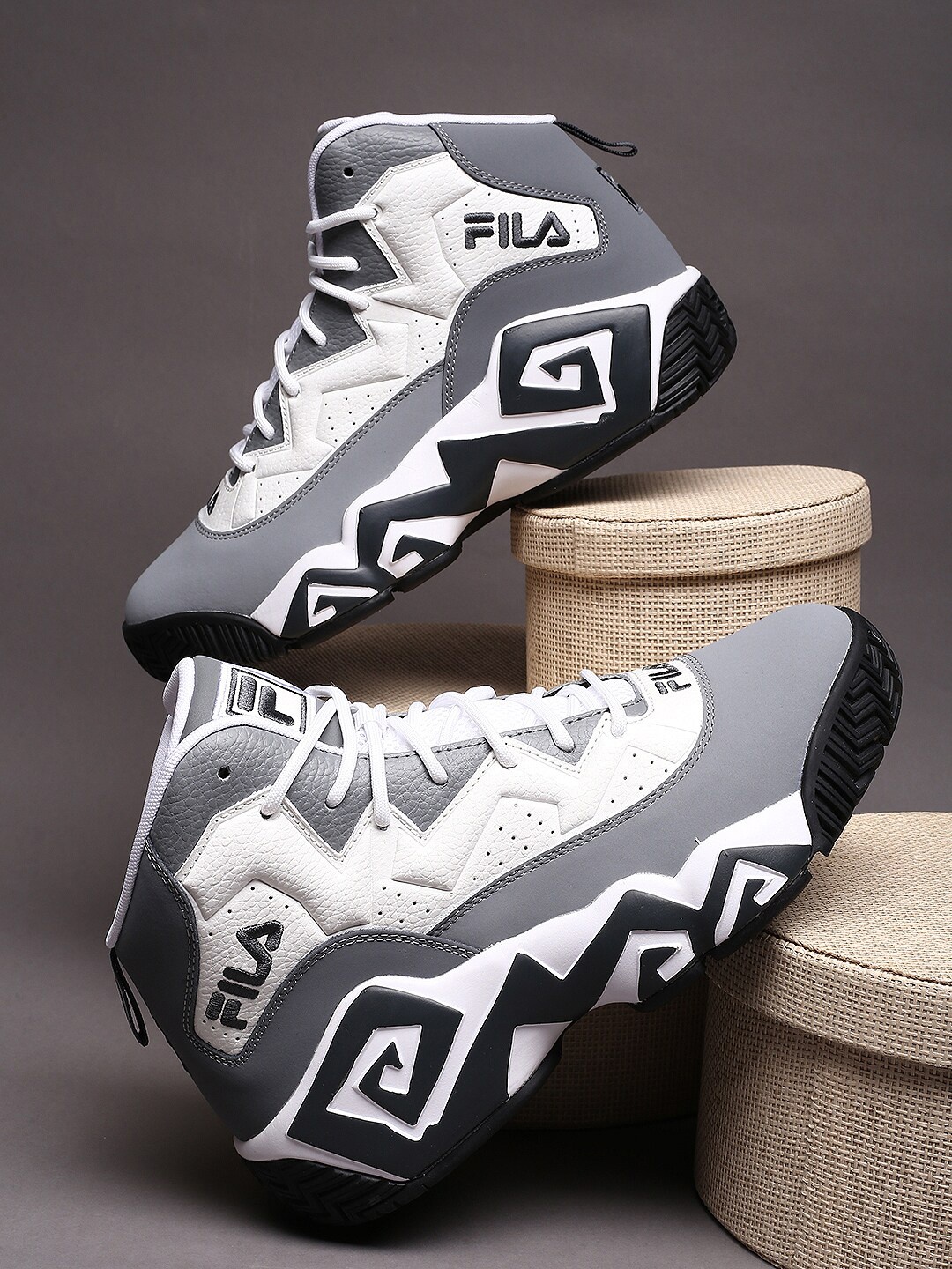 

FILA Men MB Basketball Shoes, Grey